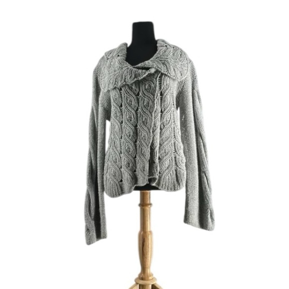 Line the label cardigan sweater cashmere angora chunky cable
Knit soft sz M